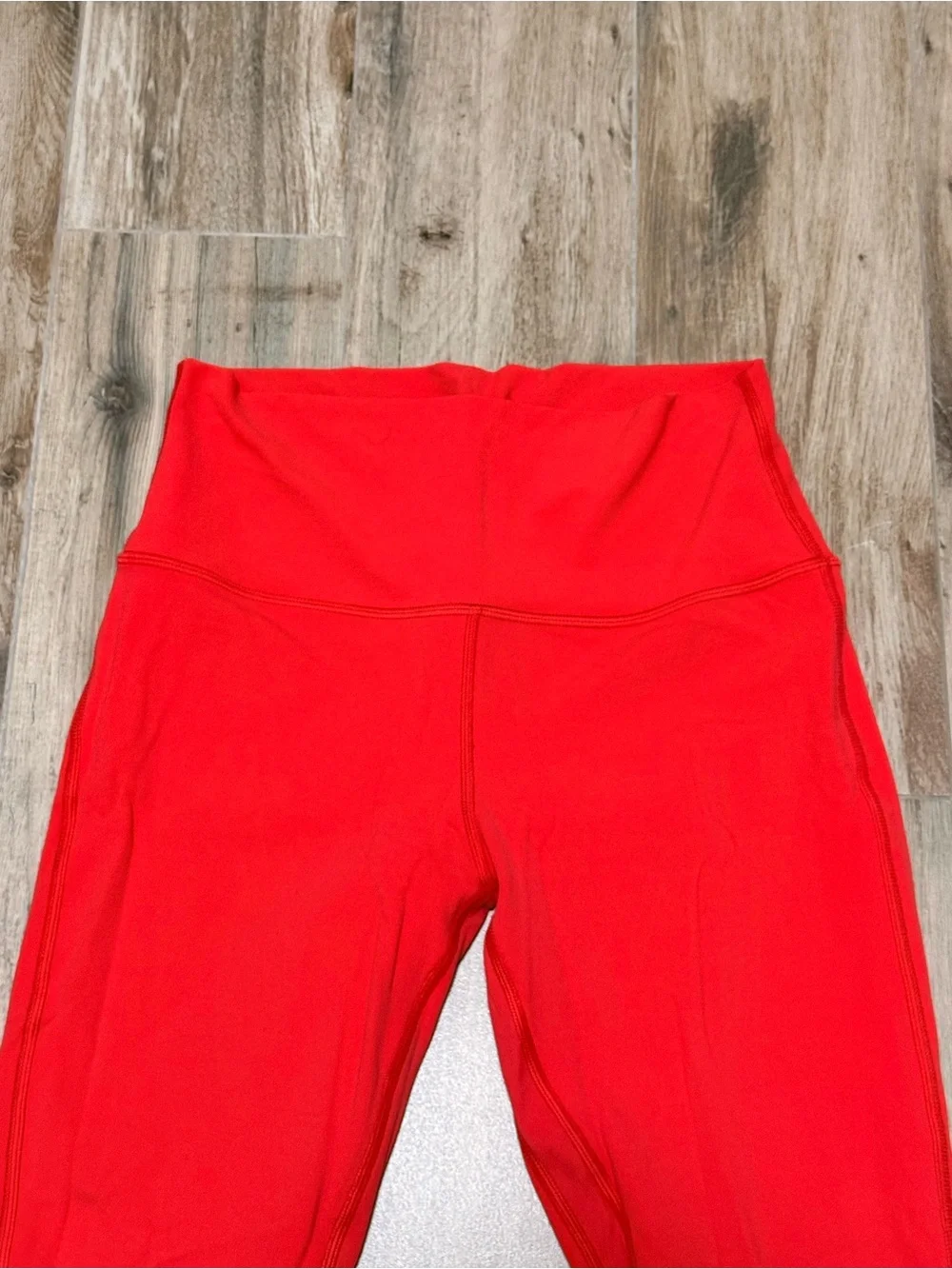 Lululemon Love Red Align Size 8 Cropped High-Rise Cropped Leggings